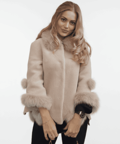 Jachetă Scurtă Elegantă din Blană Naturală - Piele de Oaie și Vulpe